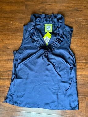 Elizabeth McKay - McKay Top 100% silk size 10